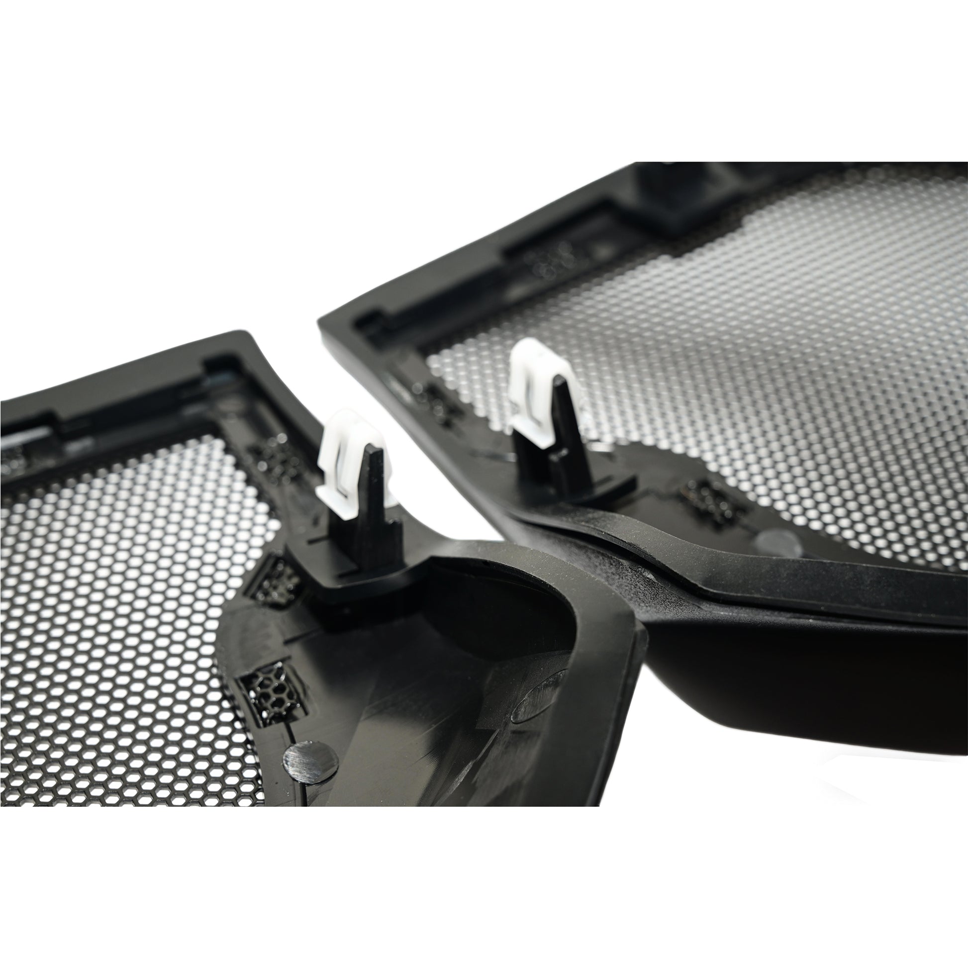Enhance your Harley-Davidson DHDSG24 with these bat wing fairing speaker grills. Quality design for improved sound and style.